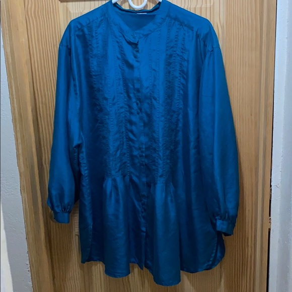 Cute silk top - Picture 1 of 7